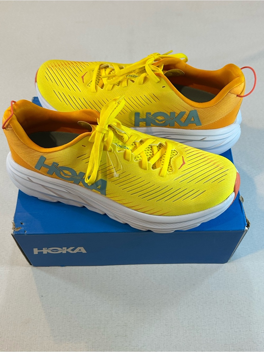 HOKA Rincon 3 Men’s Size 10 Yellow Orange Running Shoes NIB